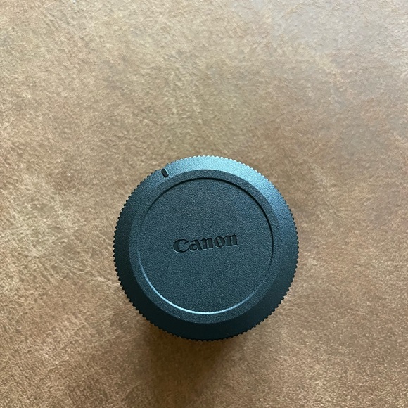 Canon RF-S18-45mm F4.5-6.3 Lens - Picture 4 of 10